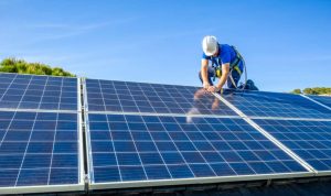 Installation et mise en production des panneaux solaires photovoltaïques à Deshaies